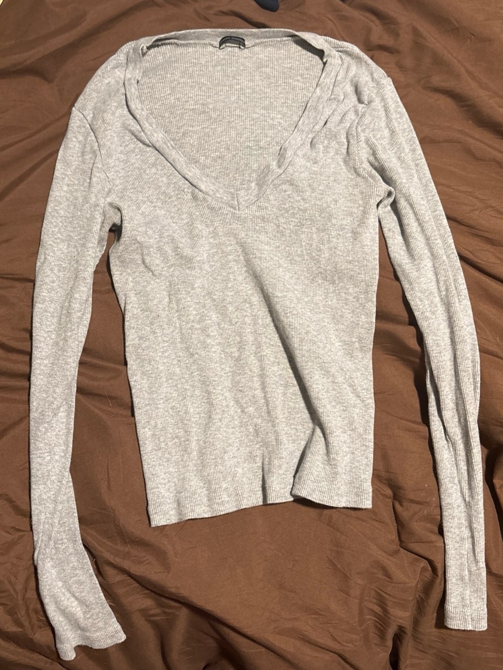 Brandy Melville Light Gray V-Neck Ribbed Long Sleeve Top